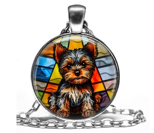 Collana con ciondolo finto